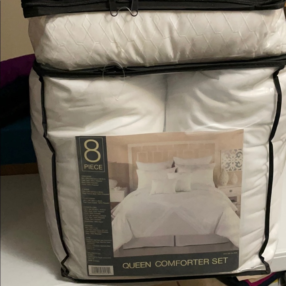 White Queen comforter set